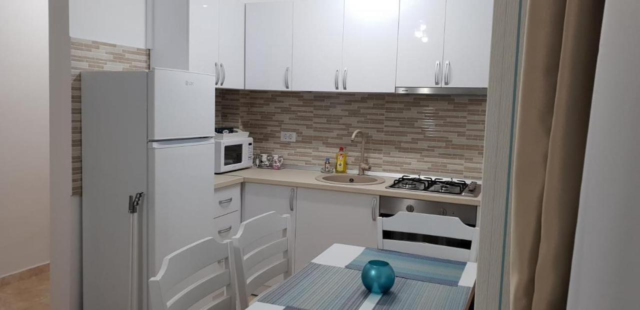 Apartament Laura Solid House מאמאיה מראה חיצוני תמונה