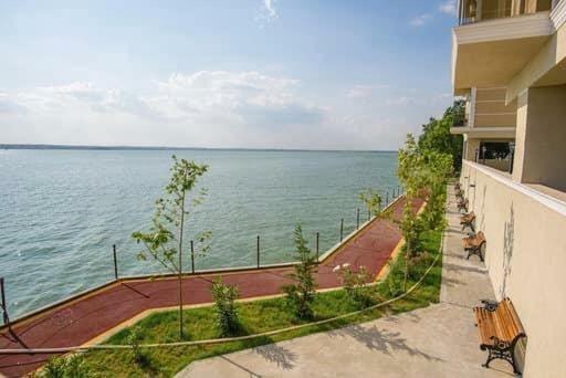 Apartament Laura Solid House מאמאיה מראה חיצוני תמונה